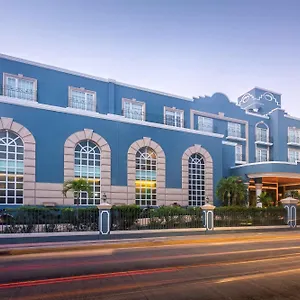 4* Otel Mercedes Curio Collection By Hilton